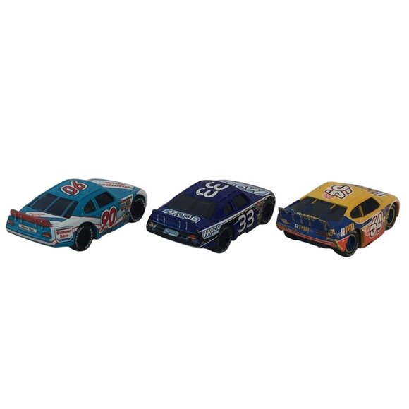 Disney Pixar Cars Diecast #64/35/90/33/Doc Hudson Lot of 5 Figures - Picture 7 of 9